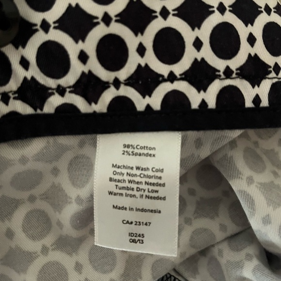 TALBOTS Women’s crop pants. Black w/white circle pattern. Size 2 - Picture 5 of 5